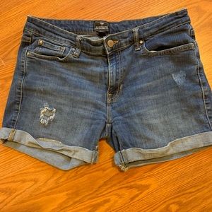 Sexy boyfriend shorts distressed